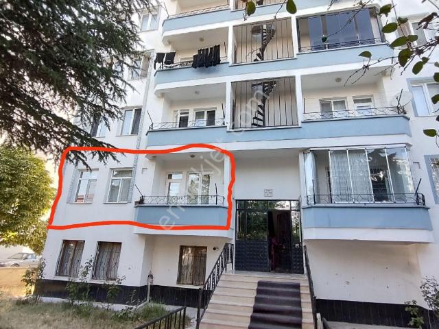 Esnaf Emlak'tan/çiftlik Çayırı Mehmetçik Lisesi Yanı/3+1 Satılık Daire