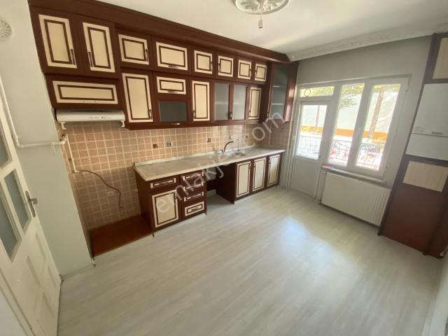 Esnaf Emlak'tan/atatürk İlkokul Yanı/3+1 Satılık Daire