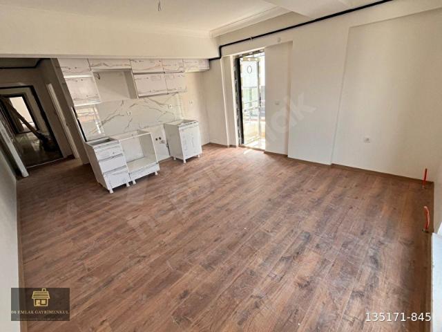 ESAT BAŞÇAVUŞ SK SIFIR 1+1 3.KAT KIZILAY TUNALI YAKINI SATILIK DAİRE
