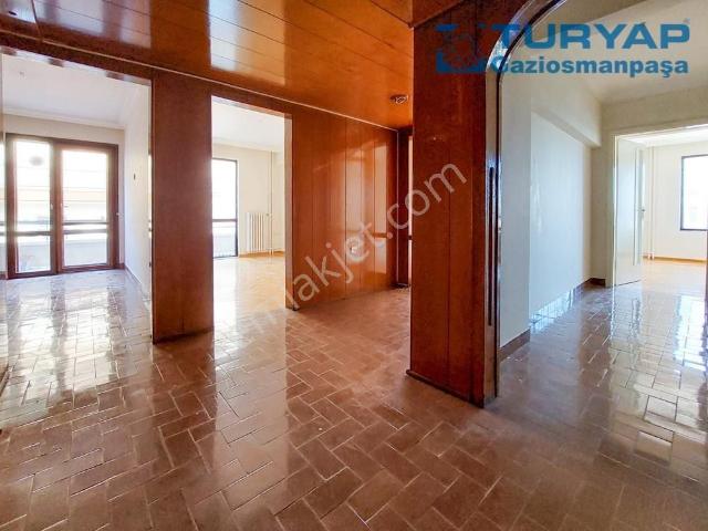 Esat Caddesi Üzerinde Kiralık 3+1 Daire