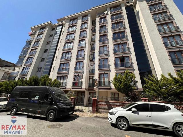 Esatpaşa Lalezar Sitesinde 1+1 Fırsat Kiralık