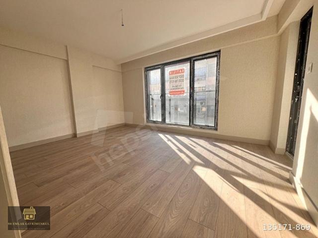 ESATTA SIFIR 3.KAT LÜKS MODERN YAPILI 2+1 BAĞIMSIZ MUTFAK SATILIK DAİRE