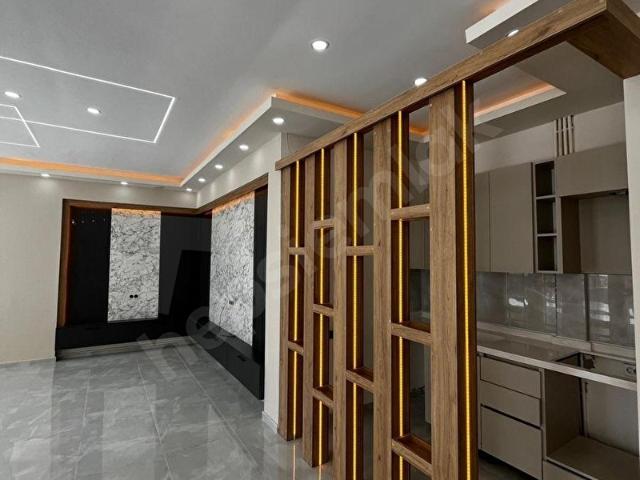 ESASTAN CADDE ÜZERİ K.LİMİTSİZ FULL+FULL YAPILI SATILIK DÜKKAN