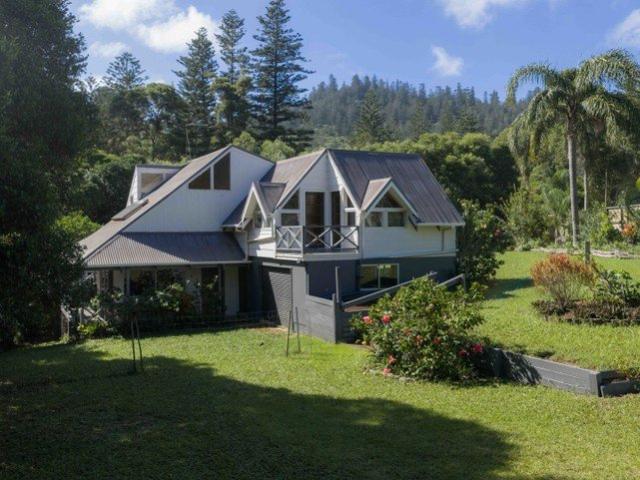 Escape to Tranquillity in Anson Bay