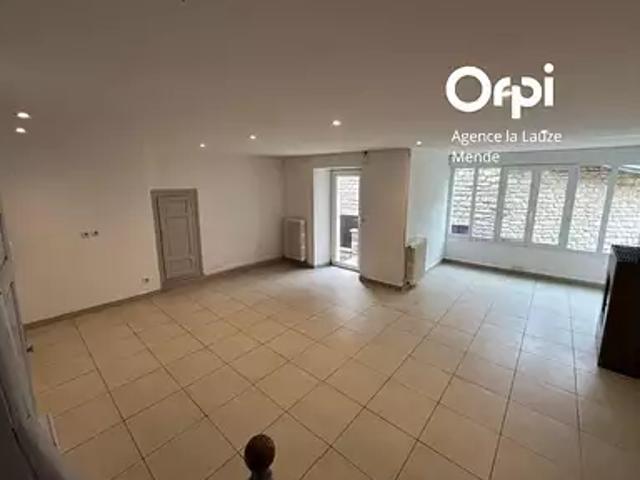 Esclanèdes 48230 Location maison 3 pièces t3 terrasse balcon
