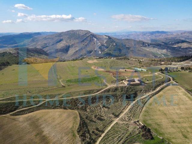 Casale di 1120 mq in vendita Enna, Italia