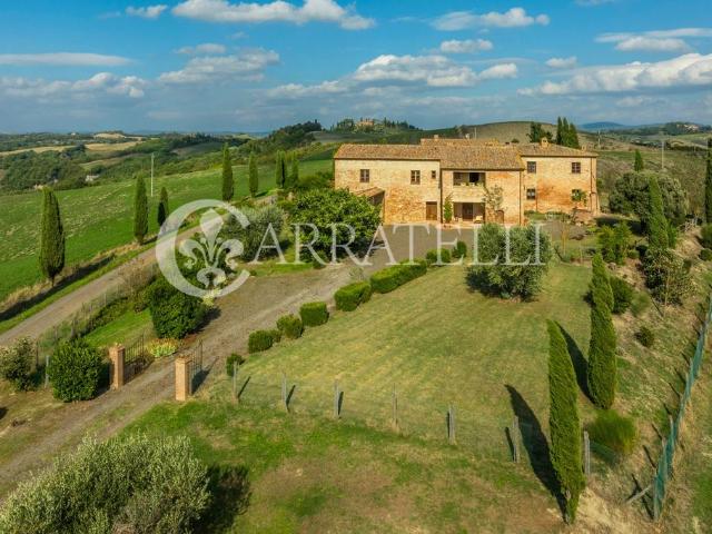 Esclusivo casale in vendita Montalcino, Italia