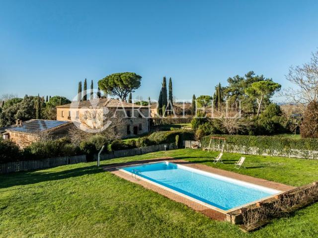 Esclusivo casale in vendita Siena, Italia