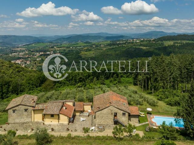 Esclusivo casale in vendita Pelago, Toscana