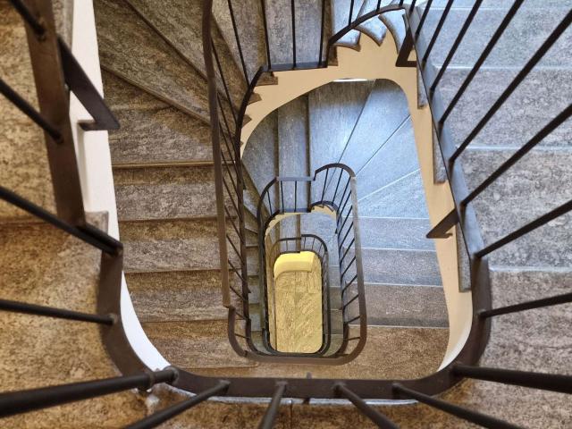 ESCLUSIVO PLURILOCALE DI 175 MQ C.A. CON BALCONE IN BRERA