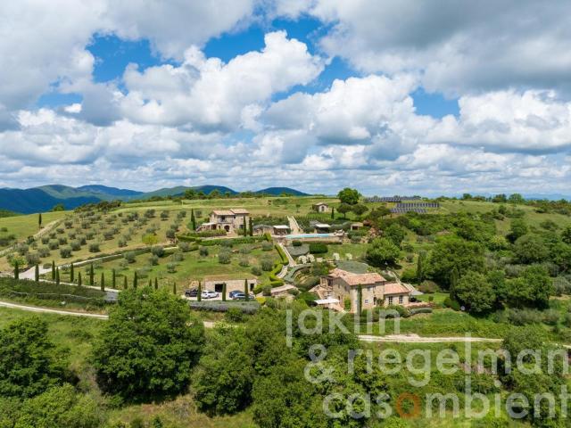 Esclusiva proprietà con vista lago, dependance, piscina e pe. 773m² Lisciano Niccone