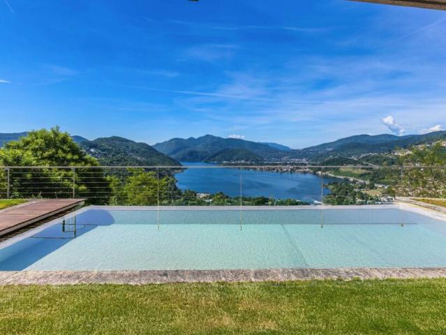 ESCLUSIVA VILLA 5.5 CON PISCINA E VISTA MOZZAFIATO A MUZZANO