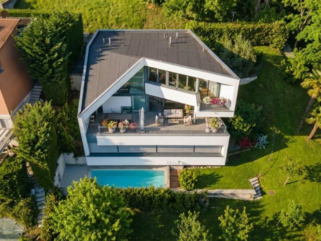 ESCLUSIVA VILLA 5.5 LOCALI VISTA LAGO CON PISCINA A CANOBBIO
