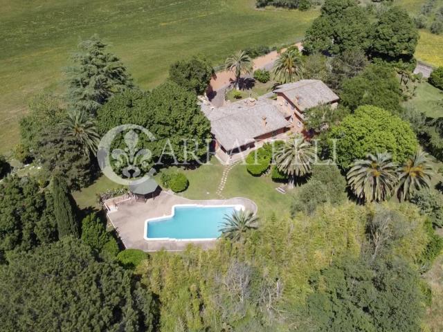 Esclusiva Villa con Piscina, Campo da Tennis e Parco Privato. 850m² Roma