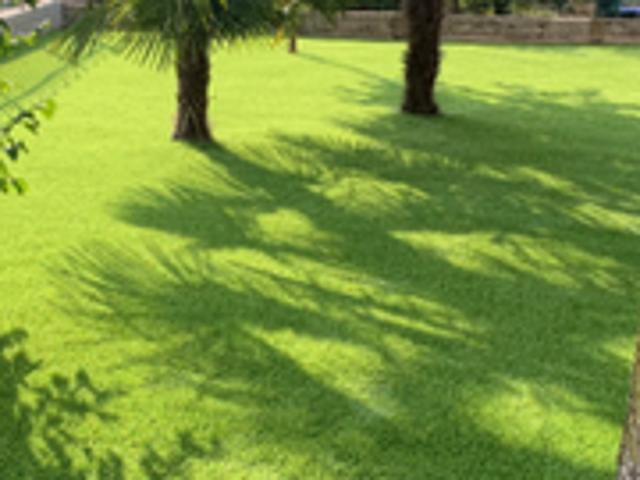 Esclusiva villa bifamiliare internamente da ultimare con giardino piantumato e t