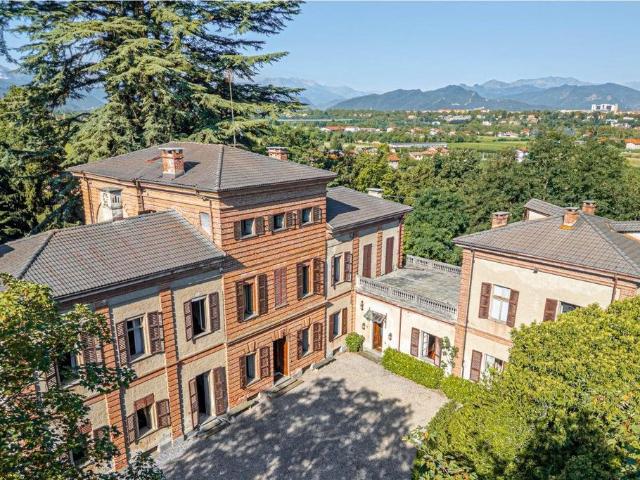 Esclusiva villa di 1003 mq in vendita Cuneo, Italia