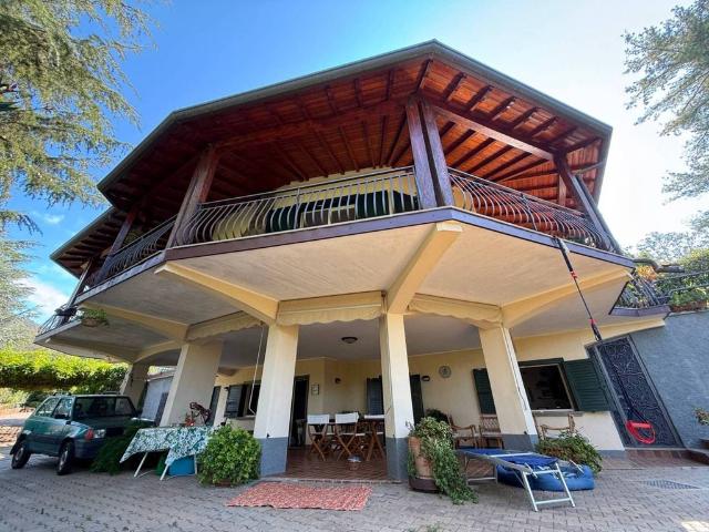 Esclusiva villa di 1180 mq in vendita Via Dante Alighieri, Monticelli Brusati, Lombardia