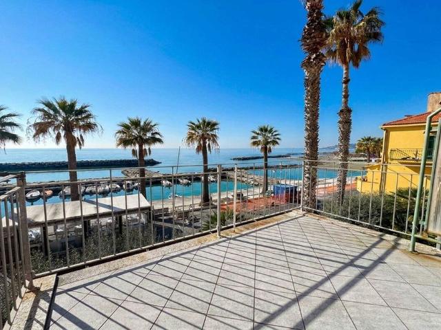 Esclusiva villa di 138 mq in vendita Riva Ligure, Italia