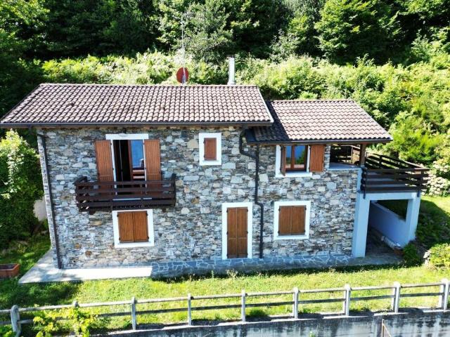 Esclusiva villa di 144 mq in vendita Via per Brisino, Stresa, Verbano Cusio Ossola, Piemonte