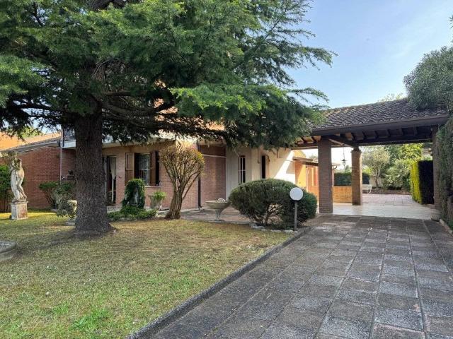 Esclusiva villa di 150 mq in vendita Viale Spagna, 47, Comacchio, Emilia Romagna