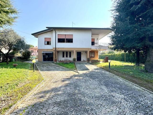 Esclusiva villa di 220 mq in vendita Via degli Artiglieri, 14, Torri di Quartesolo, Veneto