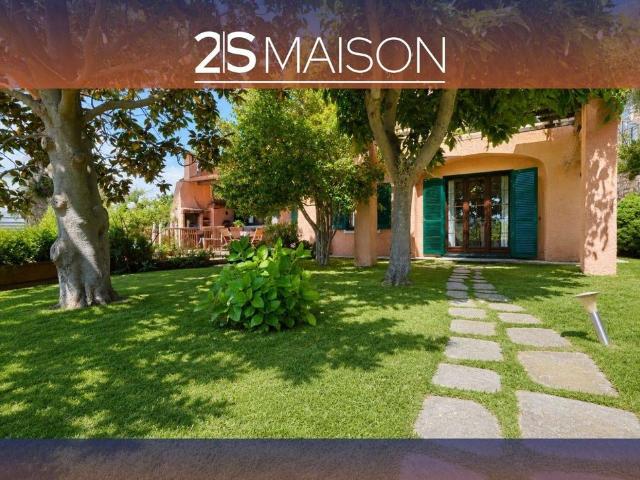 Esclusiva villa di 220 mq in vendita Via dei Navigatori, Finale Ligure, Liguria