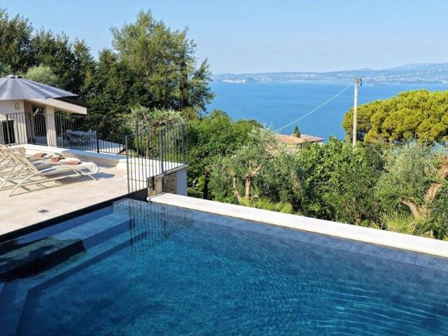 Esclusiva villa di 220 mq in vendita Via per Albisano, Torri del Benaco, Veneto