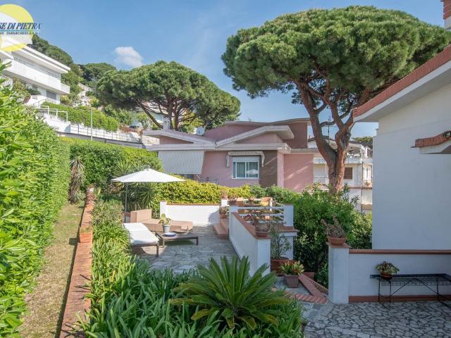 Esclusiva villa di 230 mq in vendita via Colmanet Giovanni Alfonso, Loano, Savona, Liguria