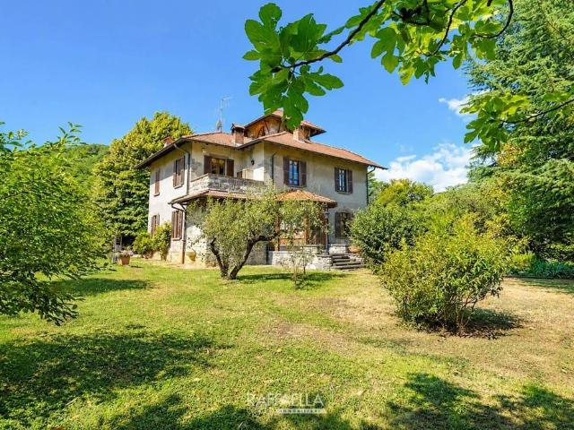 Esclusiva villa di 230 mq in vendita Via Sant'Anna, 12, Berzo San Fermo, Lombardia