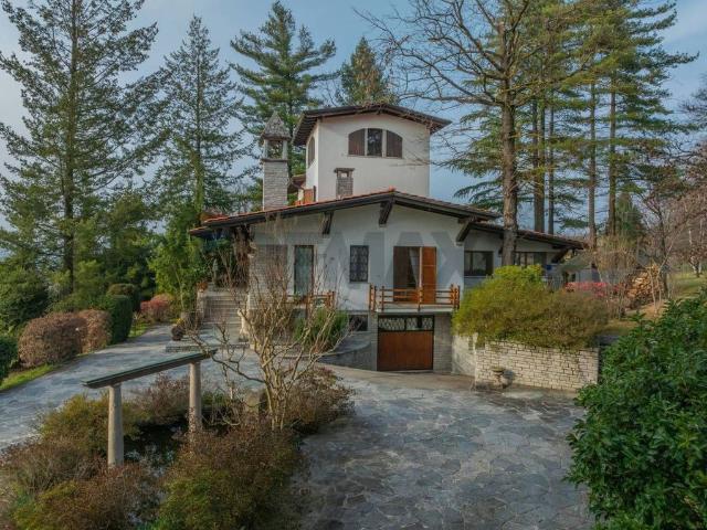 Esclusiva villa di 241 mq in vendita Via L. Rossi, 96, Sumirago, Lombardia
