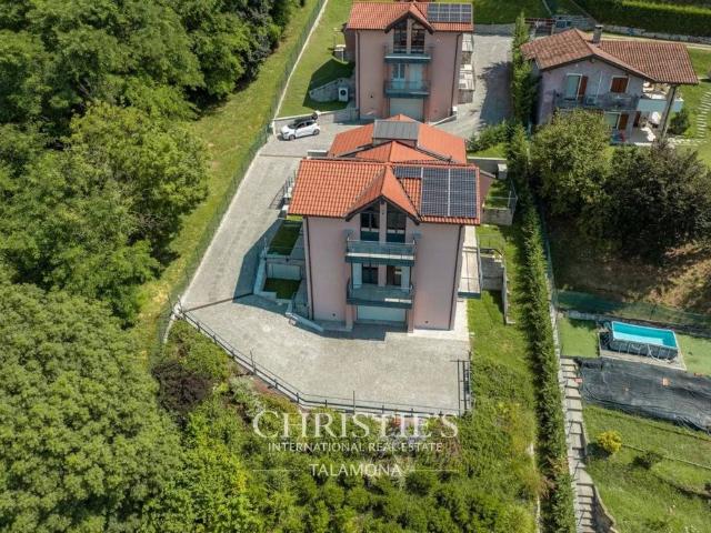 Esclusiva villa di 242 mq in vendita Vicolo dei Signori, Gavirate, Varese, Lombardia
