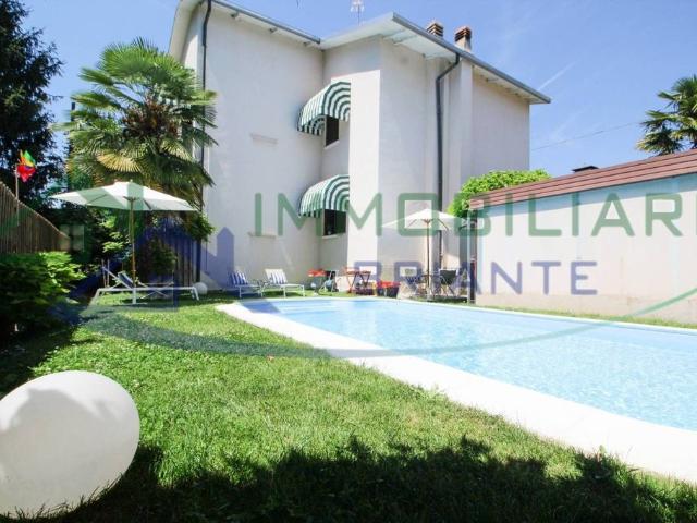 Esclusiva villa di 250 mq in vendita Via Sabotino, Gallarate, Lombardia