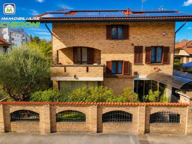 Esclusiva villa di 250 mq in vendita Via Trieste, 96, Paderno Dugnano, Milano, Lombardia