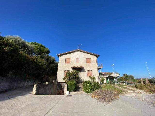 Esclusiva villa di 266 mq in vendita Via Barcuzzi, 15, Lonato, Brescia, Lombardia