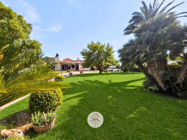 Esclusiva villa di 260 mq in vendita Latina, Lazio