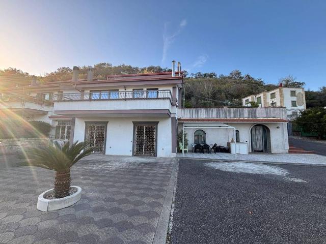 Esclusiva villa di 270 mq in vendita Via Campiglione, Pozzuoli, Campania
