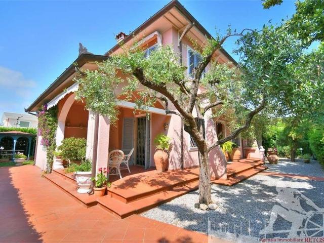 Esclusiva villa di 280 mq in vendita Forte dei Marmi, Italia