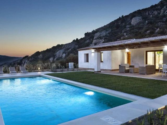 Villa di 300 mq in vendita Olbia, Sardegna