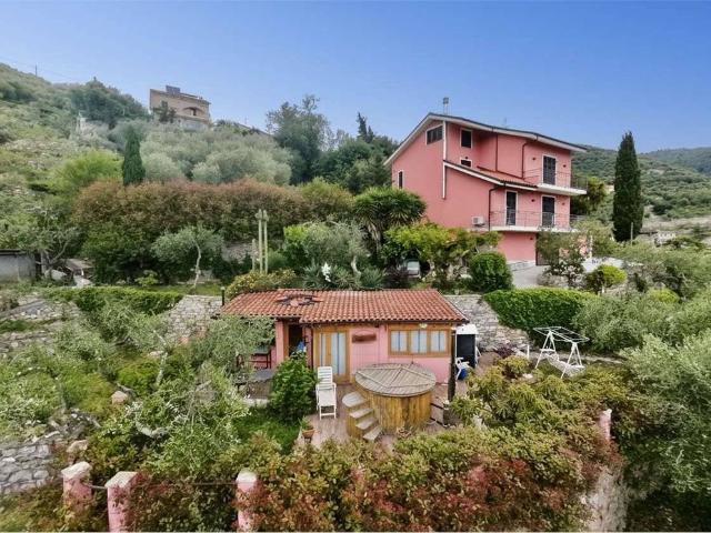 Esclusiva villa di 302 mq in vendita Via Silvio Del Becchi, Pontedassio, Imperia, Liguria