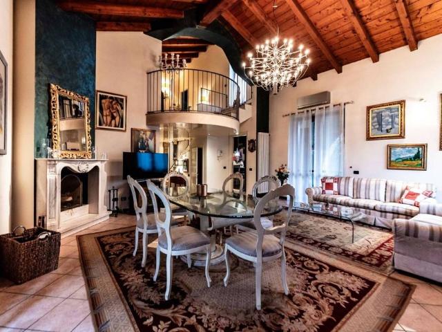 Esclusiva villa di 330 mq in vendita Verderio Superiore, Lombardia