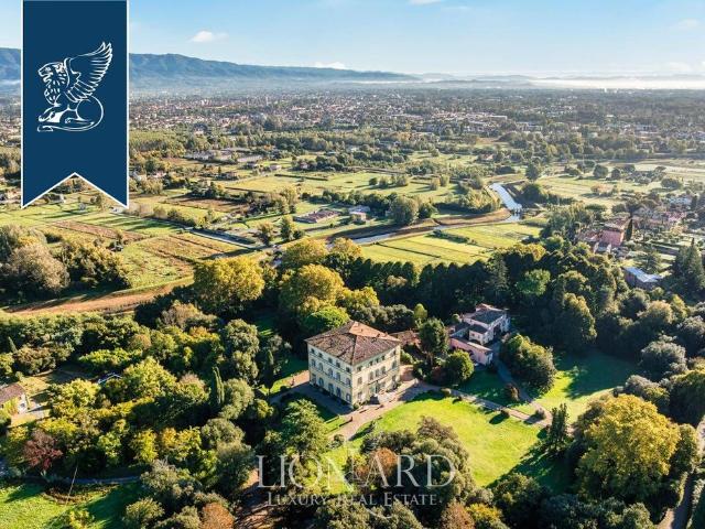 Esclusiva villa di 3500 mq in vendita Lucca, Italia