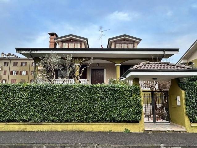 Esclusiva villa in vendita Buccinasco, Lombardia