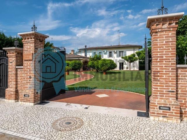 Esclusiva villa di 370 mq in vendita Via Zanetta, 13, Gonzaga, Lombardia