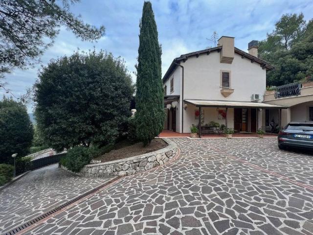 Esclusiva villa di 373 mq in vendita Strada Scogliara, Narni, Umbria