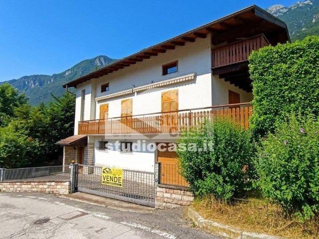 Esclusiva villa di 385 mq in vendita Trento, Italia