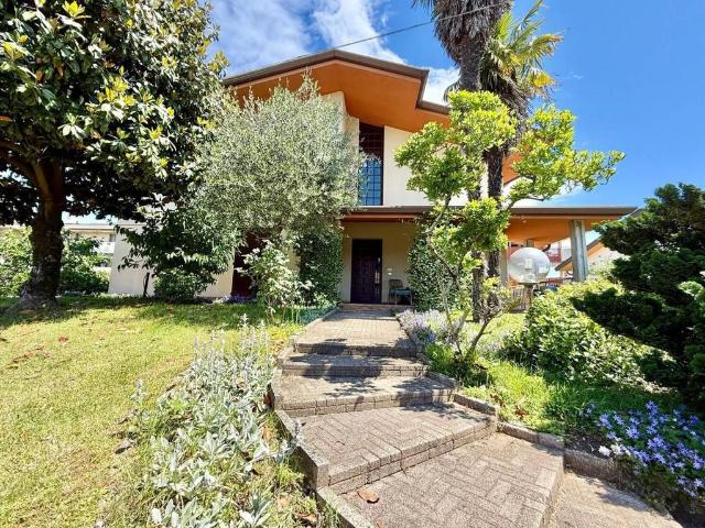 Esclusiva villa di 400 mq in vendita Tavagnacco, Italia