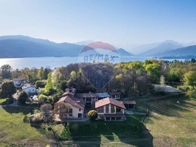 Esclusiva villa di 400 mq in vendita Via del Roncaccio, 4, Laveno Mombello, Lombardia