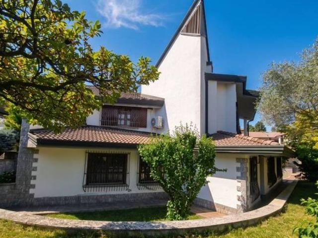 Esclusiva villa di 429 mq in vendita Via Carlo Marzagalli, Lodi, Lombardia
