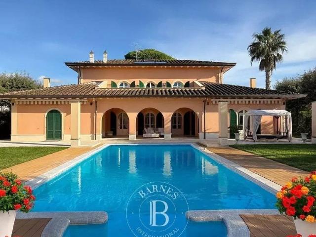 Esclusiva villa di 455 mq in vendita Via Matteo Civitali, Forte dei Marmi, Lucca, Toscana