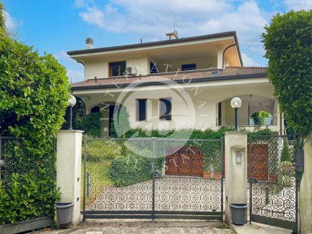 Esclusiva villa di 460 mq in vendita Como, Lombardia